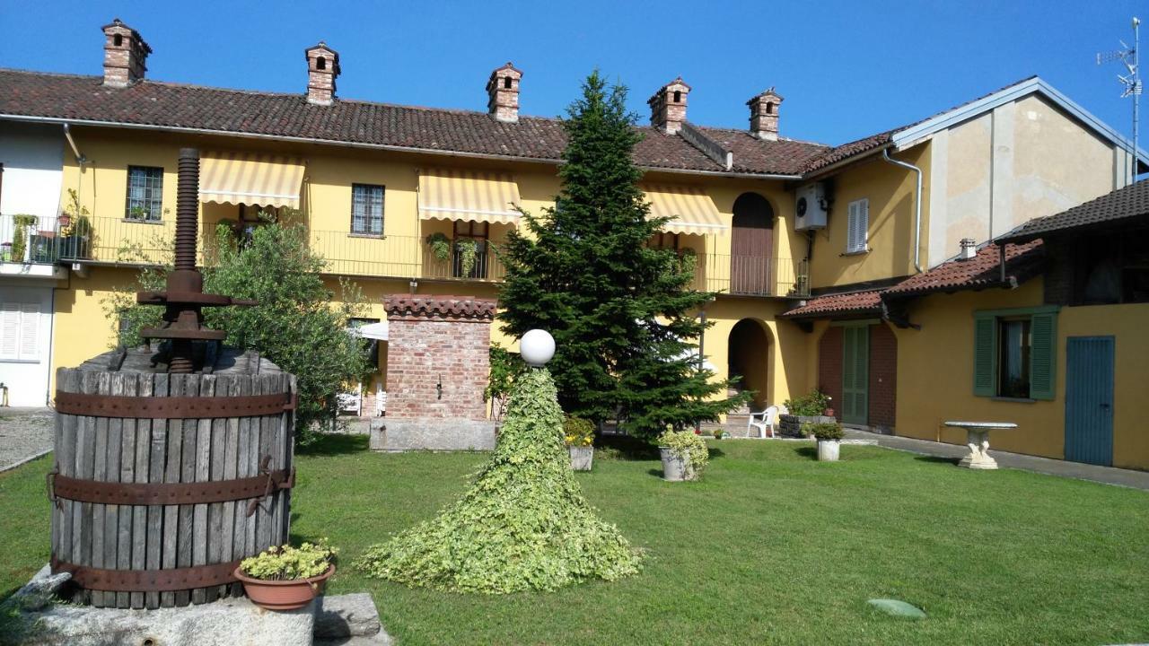 B&B Il Giarolo Cameriano Bagian luar foto